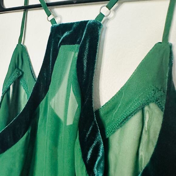 Lily White Sheer Emerald Green Racerback V-Neck Straps Mesh Mini Dress Size M - Picture 8 of 9